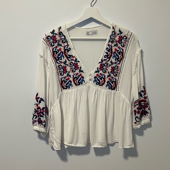 Zara Floral Embroidered Top - Picture 9 of 9